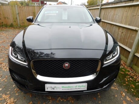 Jaguar F-Pace 2.0d PORTFOLIO AWD AUTOMATIC 5Dr 9