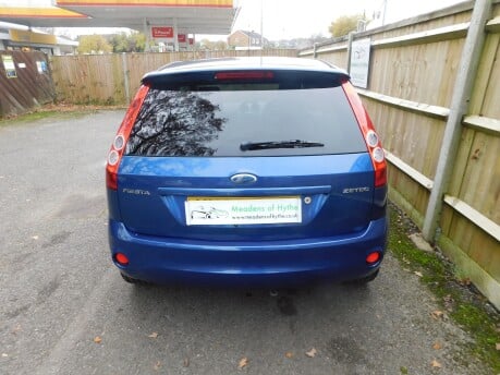 Ford Fiesta 1.2 ZETEC CLIMATE 16V 3 Dr 5