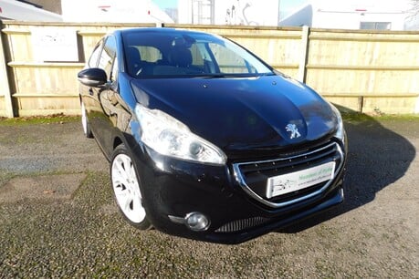 Peugeot 208 FELINE 1.6 E-HDI 5dr