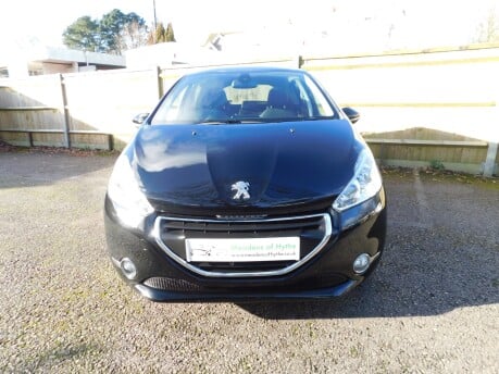 Peugeot 208 FELINE 1.6 E-HDI 5dr 9