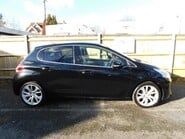 Peugeot 208 FELINE 1.6 E-HDI 5dr 3