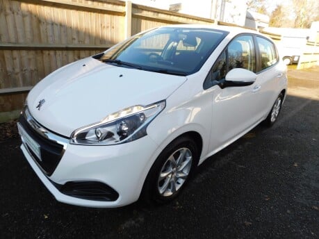 Peugeot 208 1.2 PURETECH ACTIVE 5Dr 8