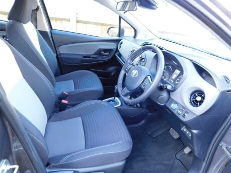 Toyota Yaris VVT-I ICON TECH HYBRID CVT AUTOMATIC 5dr 22