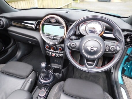 Mini Convertible COOPER 1.5 Chilli Pack 16