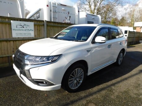 Mitsubishi Outlander 2.4 PHEV 4H PLUG IN HYBRID AUTOMATIC 8