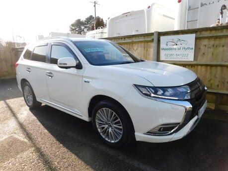 Mitsubishi Outlander 2.4 PHEV 4H PLUG IN HYBRID AUTOMATIC 2