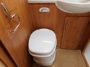Auto-Trail Tracker EKS SE 2 BERTH Fiat Ducato Chassis 2.3 Diesel 35 MULTIJET 25