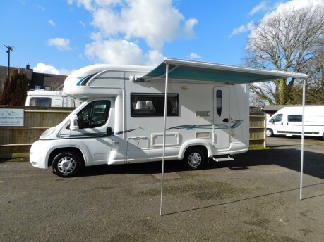 Auto-Trail Tracker EKS SE 2 BERTH Fiat Ducato Chassis 2.3 Diesel 35 MULTIJET 4