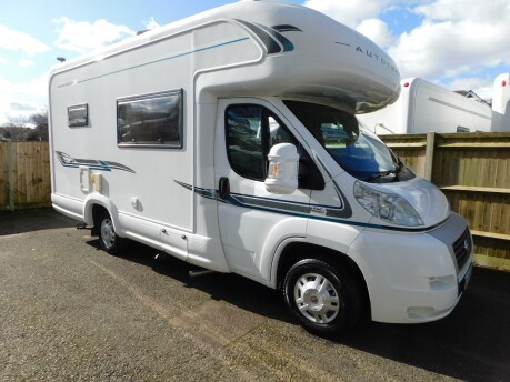 Auto-Trail Tracker EKS SE 2 BERTH Fiat Ducato Chassis 2.3 Diesel 35 MULTIJET 11