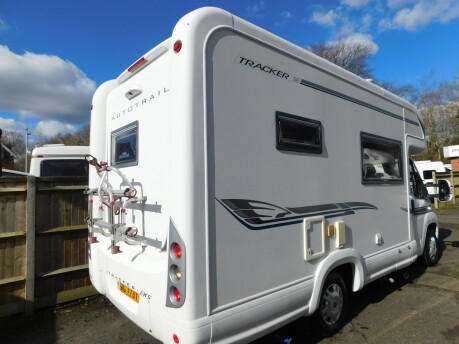 Auto-Trail Tracker EKS SE 2 BERTH Fiat Ducato Chassis 2.3 Diesel 35 MULTIJET 6