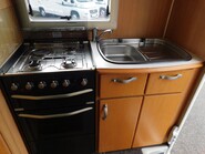 Auto-Sleepers Nuevo ES 4 BERTH PEUGEOT BOXER 2.2 HDI 120 CHASSIS 21