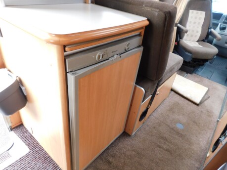 Auto-Sleepers Nuevo ES 4 BERTH PEUGEOT BOXER 2.2 HDI 120 CHASSIS 23