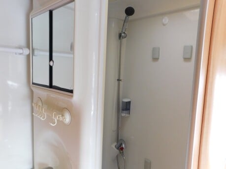 Auto-Sleepers Nuevo ES 4 BERTH PEUGEOT BOXER 2.2 HDI 120 CHASSIS 26