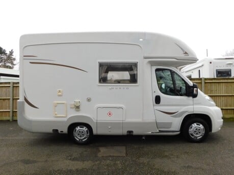 Auto-Sleepers Nuevo ES 4 BERTH PEUGEOT BOXER 2.2 HDI 120 CHASSIS 6