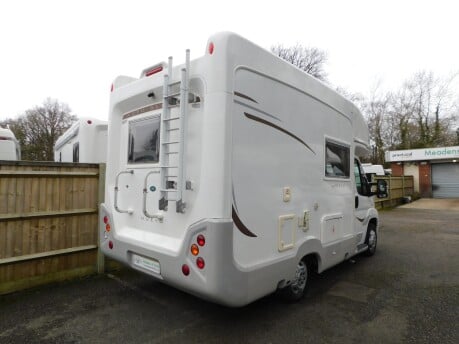 Auto-Sleepers Nuevo ES 4 BERTH PEUGEOT BOXER 2.2 HDI 120 CHASSIS 5