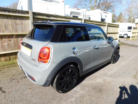 Mini Hatch COOPER S 2.0 CHILLI AUTOMATIC 3dr 4