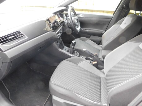 Volkswagen Polo R-LINE 1.0 TSI 5dr 21