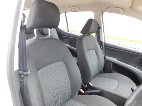 Hyundai i10 1.2 ACTIVE 5dr 12