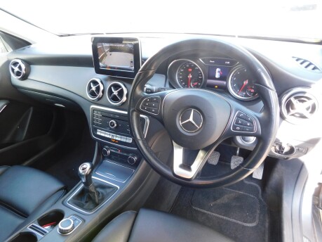 Mercedes-Benz GLA Class GLA 200 1.6 SE EXECUTIVE 5dr 14