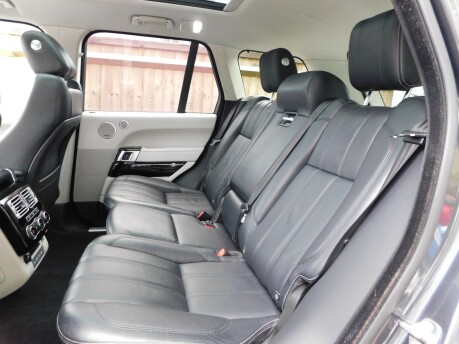 Land Rover Range Rover 3.0 TDV6 VOGUE SE AUTOMATIC 5dr 20