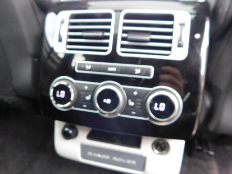 Land Rover Range Rover 3.0 TDV6 VOGUE SE AUTOMATIC 5dr 19