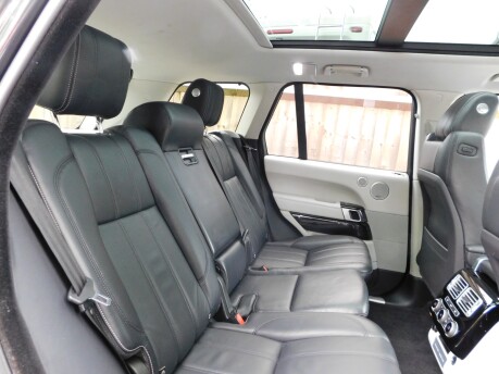 Land Rover Range Rover 3.0 TDV6 VOGUE SE AUTOMATIC 5dr 18