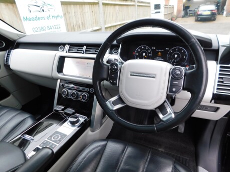 Land Rover Range Rover 3.0 TDV6 VOGUE SE AUTOMATIC 5dr 9