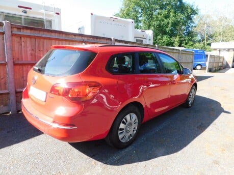 Vauxhall Astra 1.6 EXCLUSIV CDTI ECOFLEX S/S 5 Dr Estate 4