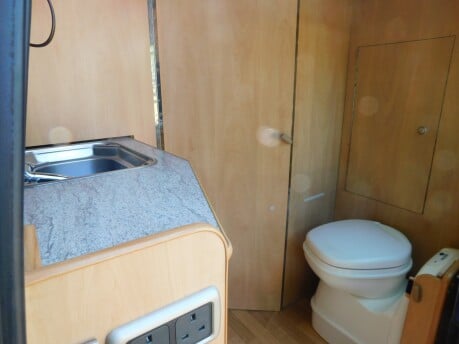 Devon Sundowner Camper Van 2 Berth Volkswagen Transporter 2.5TDi LWB 15