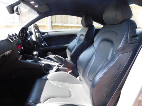 Audi TT 2.0 TDI 170 QUATTRO SPORT COUPE 17