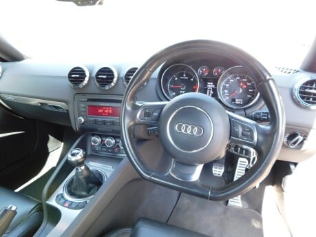 Audi TT 2.0 TDI 170 QUATTRO SPORT COUPE 14