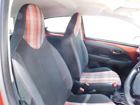 Peugeot 108 COLLECTION 1.0 5dr 21