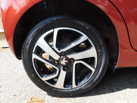 Peugeot 108 COLLECTION 1.0 5dr 11