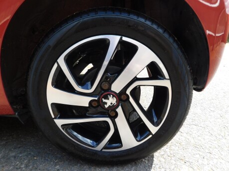 Peugeot 108 COLLECTION 1.0 5dr 12