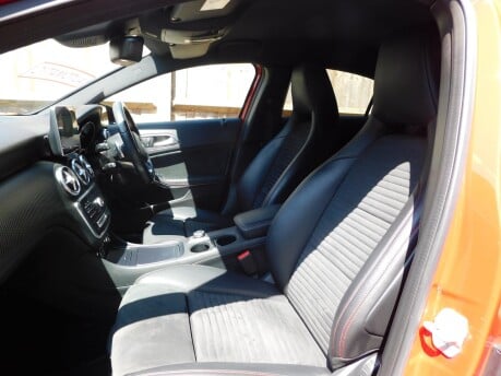 Mercedes-Benz A Class A 180 AMG LINE PREMIUM 5 Dr 18