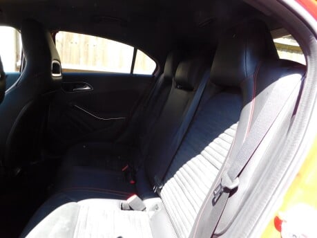 Mercedes-Benz A Class A 180 AMG LINE PREMIUM 5 Dr 20