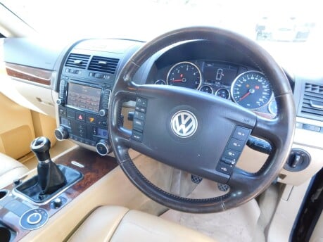 Volkswagen Touareg 2.5 TDi SE 174 5dr 10