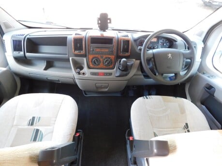 Elddis Sunseeker 145 4 BERTH MOTORHOME 10