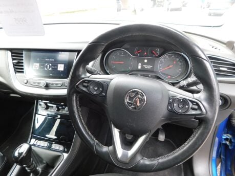 Vauxhall Grandland X 1.2 SPORT NAV S/S 5Dr 10