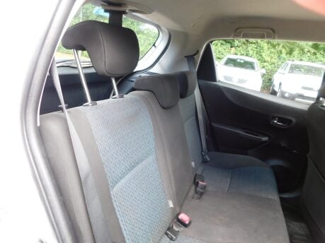 Toyota Yaris 1.4 D-4D TR 5 Dr 13