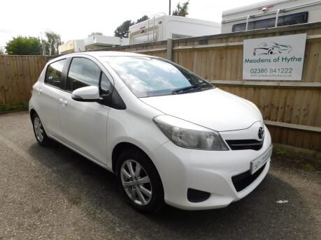 Toyota Yaris 1.4 D-4D TR 5 Dr 2