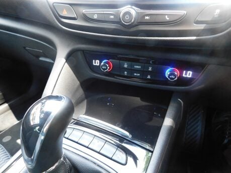 Vauxhall Insignia GRAND SPORT 1.5T SRI 5Dr 12