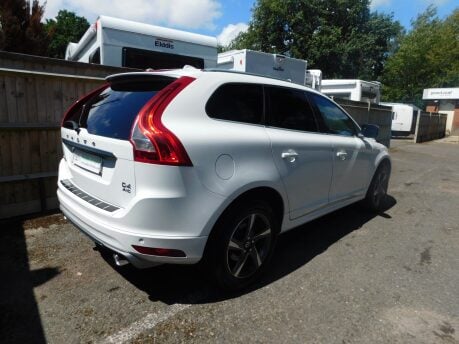 Volvo XC60 2.4 D4 R-DESIGN LUX NAV AWD 5 Dr 4