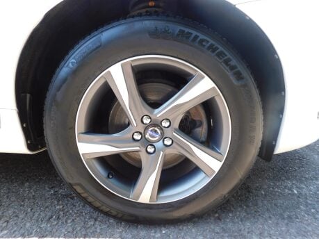 Volvo XC60 2.4 D4 R-DESIGN LUX NAV AWD 5 Dr 10