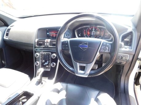 Volvo XC60 2.4 D4 R-DESIGN LUX NAV AWD 5 Dr 14