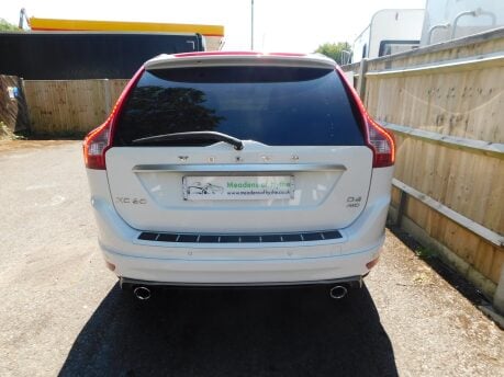 Volvo XC60 2.4 D4 R-DESIGN LUX NAV AWD 5 Dr 5