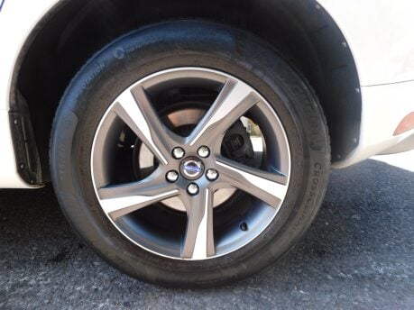 Volvo XC60 2.4 D4 R-DESIGN LUX NAV AWD 5 Dr 13