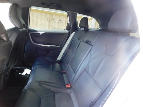 Volvo XC60 2.4 D4 R-DESIGN LUX NAV AWD 5 Dr 21
