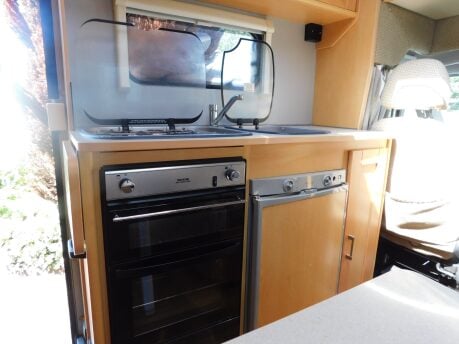 Elddis Sunseeker 180 6 Berth 6 Belt Motorhome Peugeot Boxer Chassis 2.2 Hdi 14