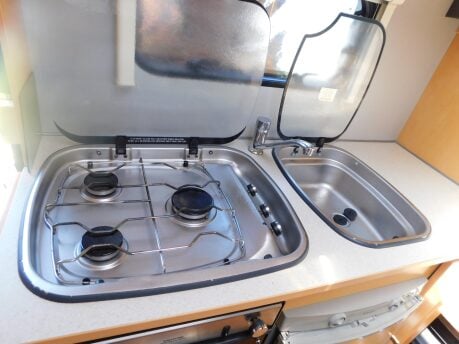 Elddis Sunseeker 180 6 Berth 6 Belt Motorhome Peugeot Boxer Chassis 2.2 Hdi 15